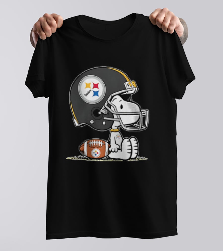 Snoopy Pittsburgh Steelers Cartoon Dog Football Helmet Player T-Shirt