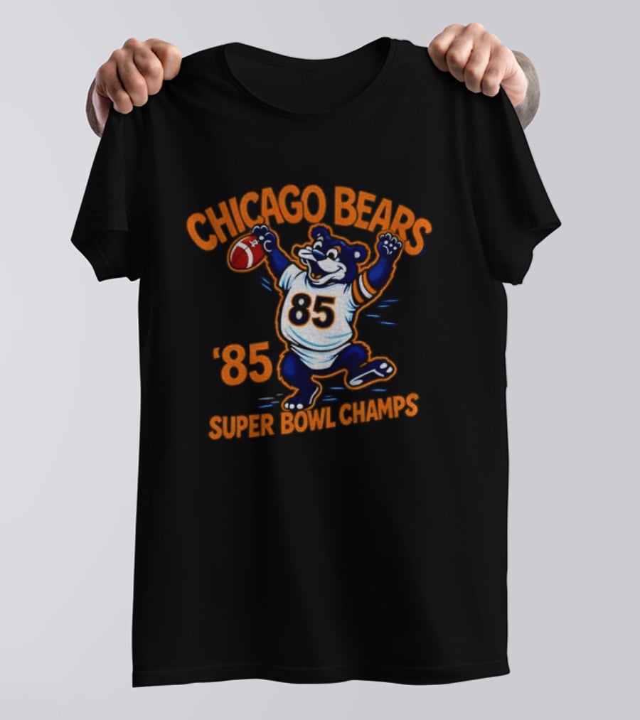 Chicago Bears '85 Super Bowl Champs Celebrating Bear With Football T-Shirt