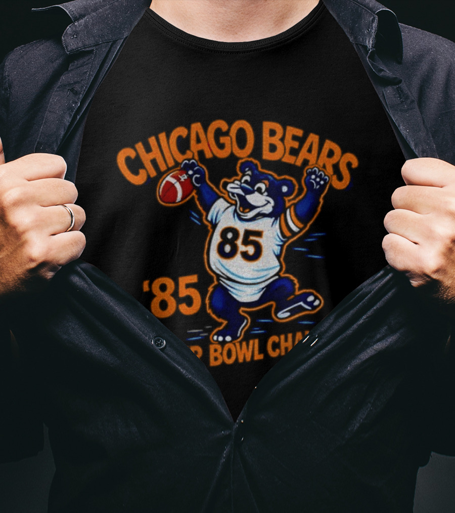 Chicago Bears '85 Super Bowl Champs Celebrating Bear With Football T-Shirt