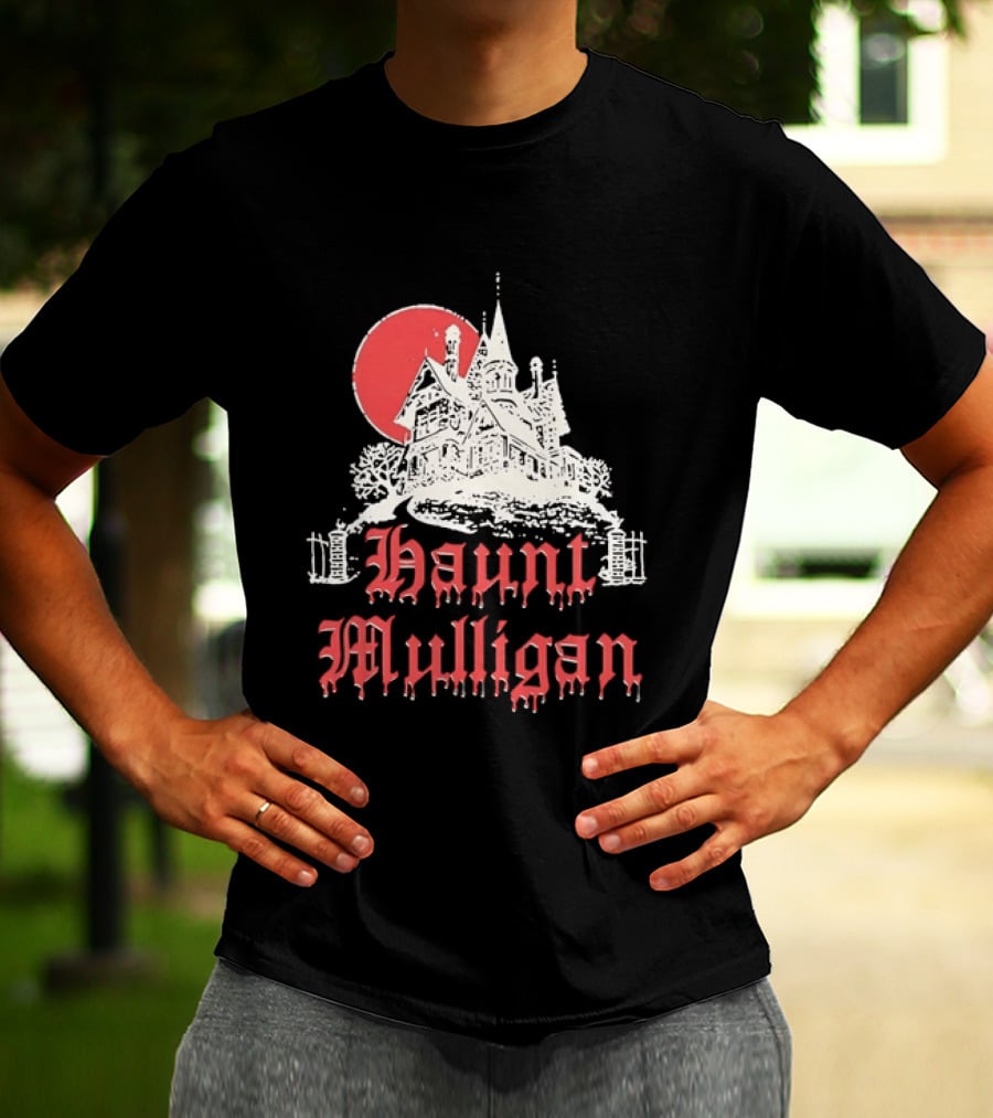 Haunt Mulligan Gothic Haunted House Horror Red Moon T-Shirt