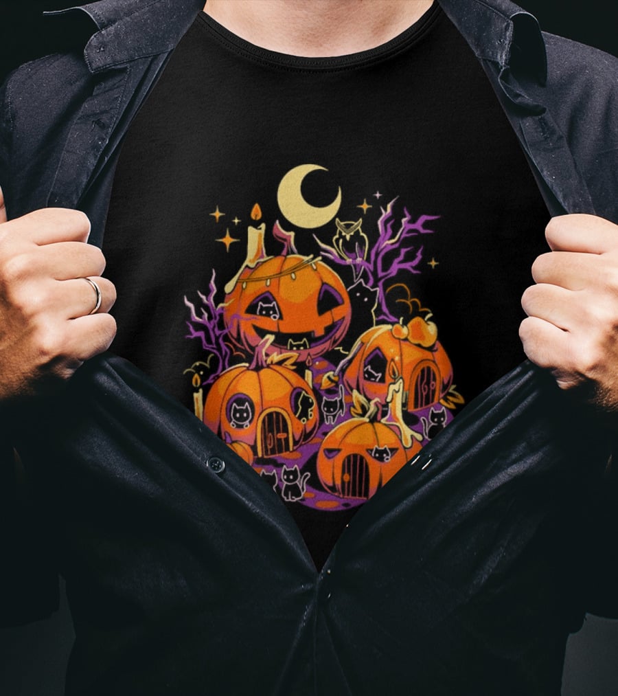 Pumpkin Halloween House Black Cat Crescent Moon Village T-Shirt