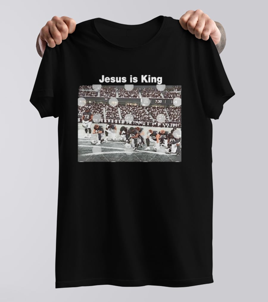Jesus Is King Football Players Kneeling On Field Stadium Scene T-Shirt