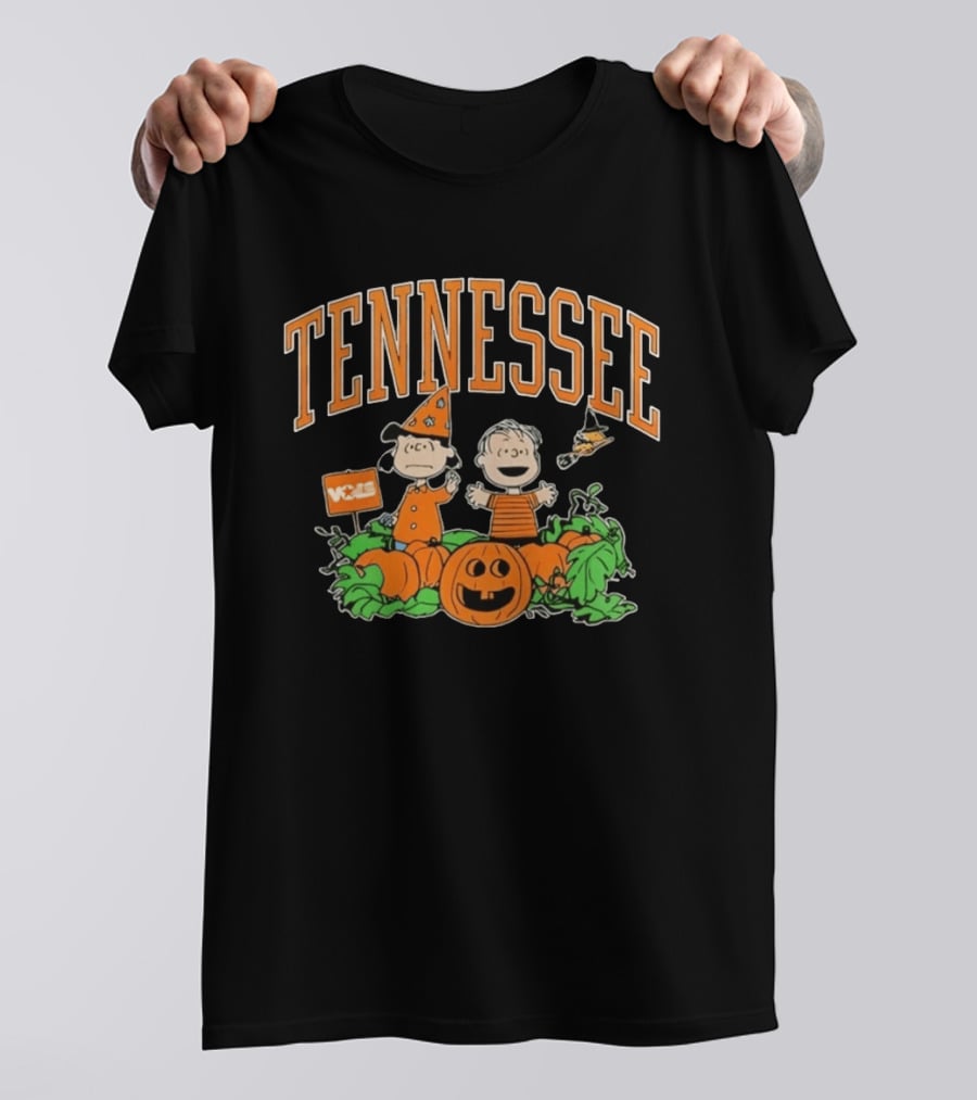 Tennessee Volunteers Peanuts Halloween Lucy Linus Pumpkins T-Shirt