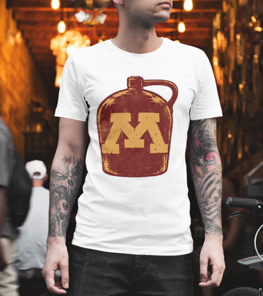 Minnesota Golden Gophers Distressed M Jug T-Shirt