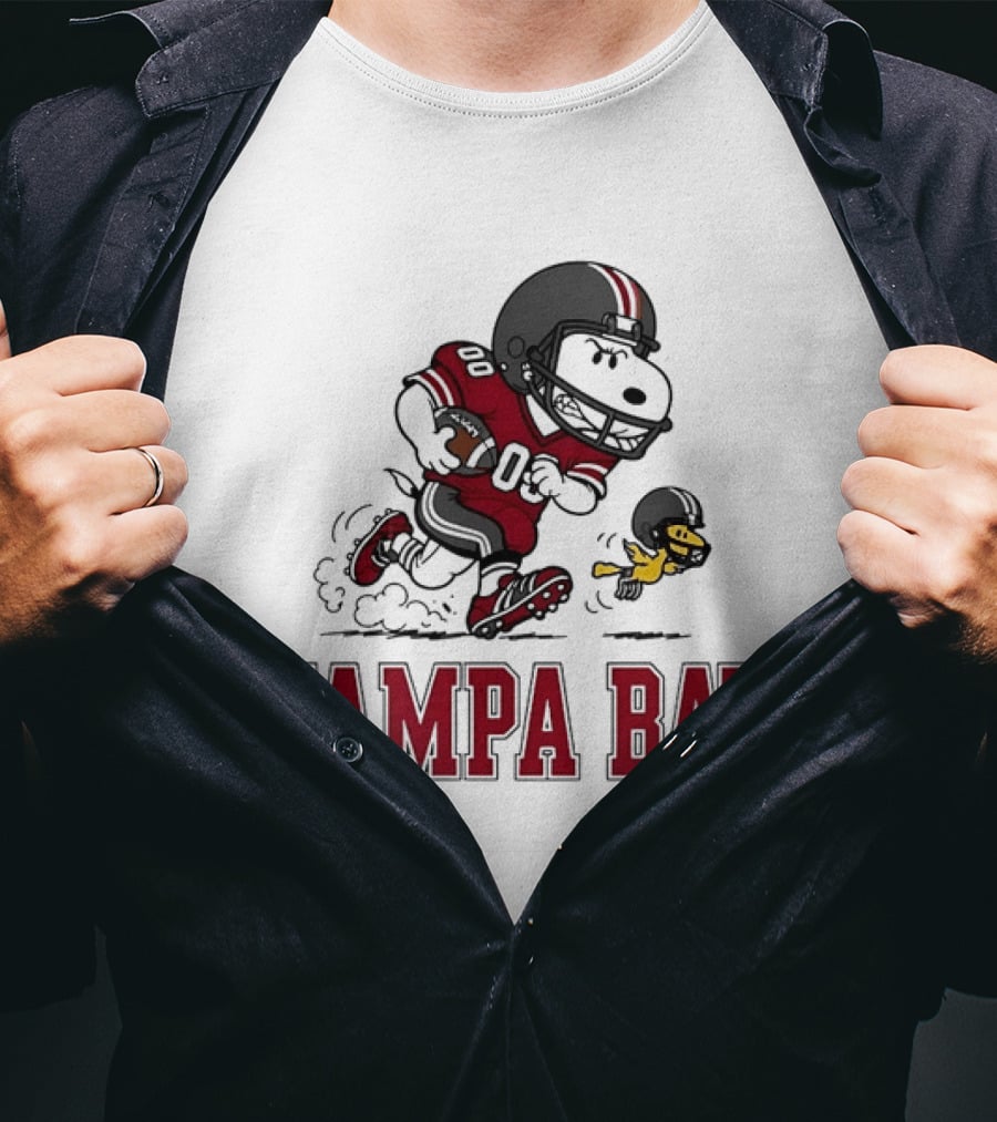 Tampa Bay Buccaneers Snoopy Woodstock Football Collaboration T-Shirt