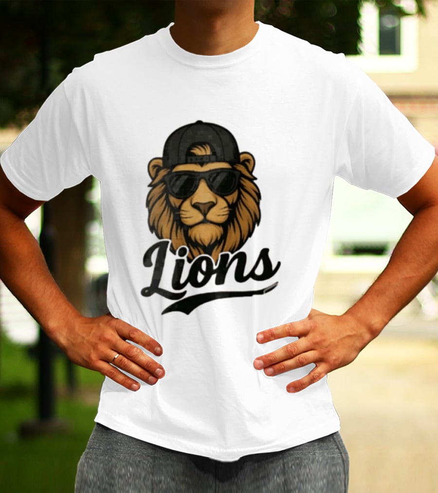 Detroit Lions Cool Lion Wearing Shades And Cap T-Shirt