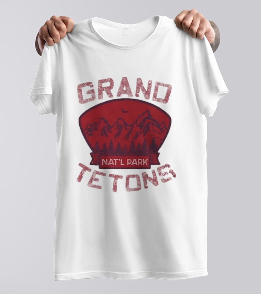 Grand Tetons Nat'l Park Distressed Mountain Landscape T-Shirt