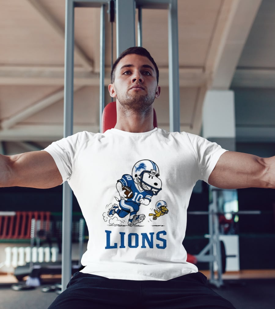 Detroit Lions Snoopy Woodstock Football Run T-Shirt