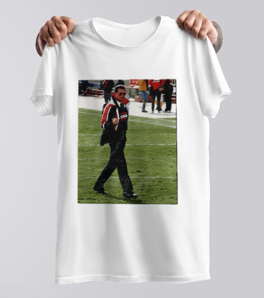 Mike Ditka Chicago Bears Coach Iconic Sideline Moment T-Shirt
