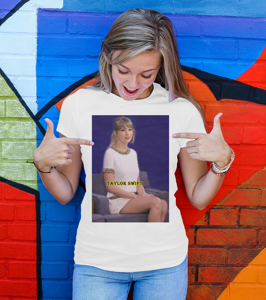 TAYLOR SWIFT Fans Theory About Actress In 10-Minute 'All Too Well' T-Shirt