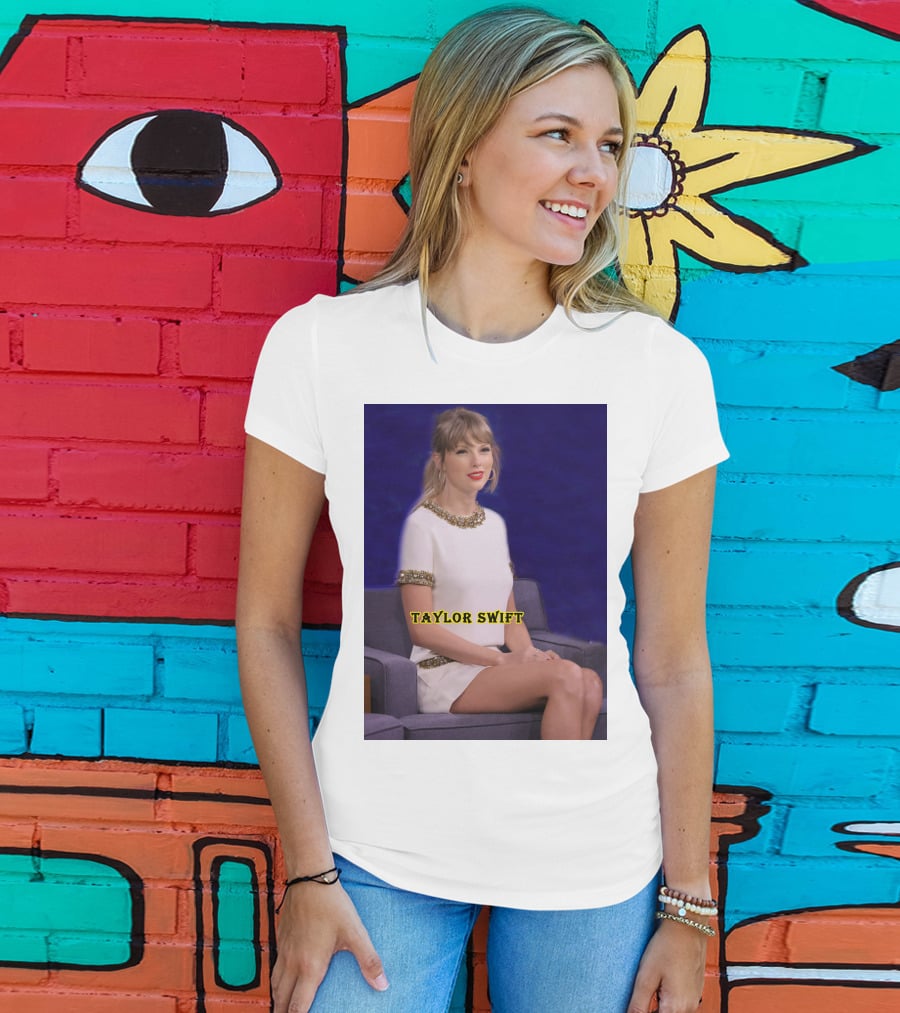 TAYLOR SWIFT Fans Theory About Actress In 10-Minute 'All Too Well' T-Shirt