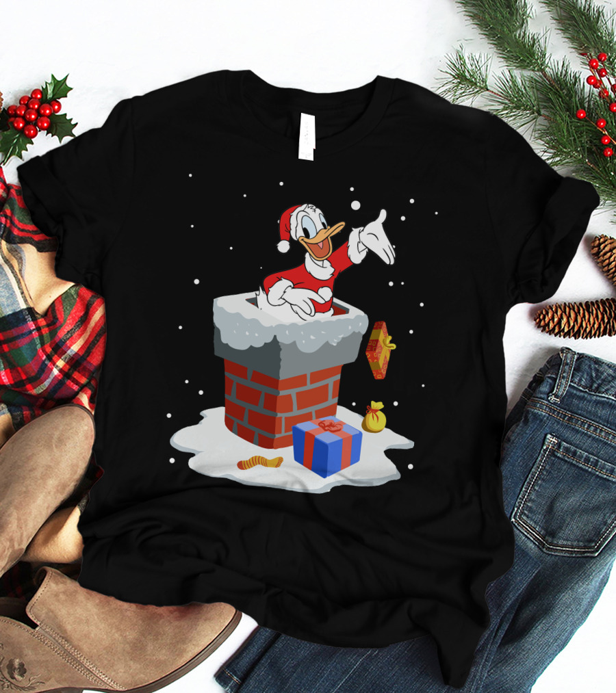 Santa Donald Chimney Christmas Presents T-Shirt