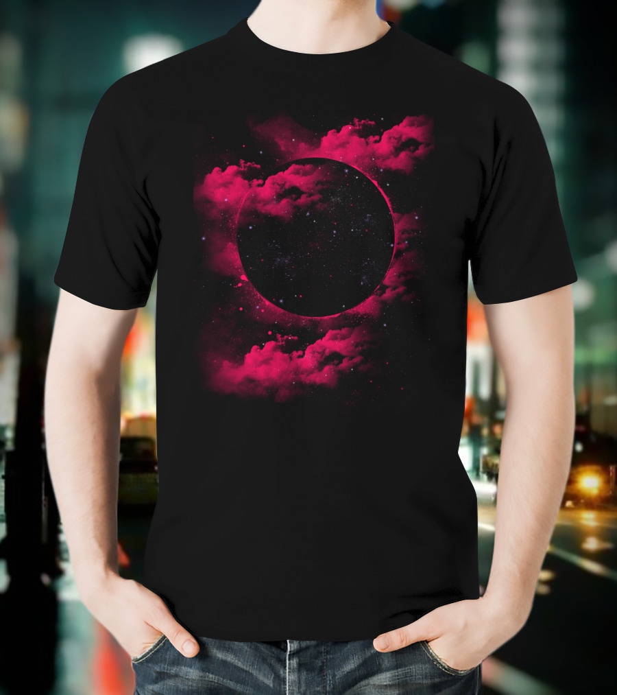 Trou Noir Classique Espace Nuages Rouges T-Shirt