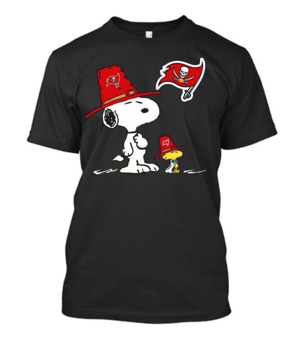 Snoopy Buccaneers Pirate Hat With Logo And Flag T-Shirt