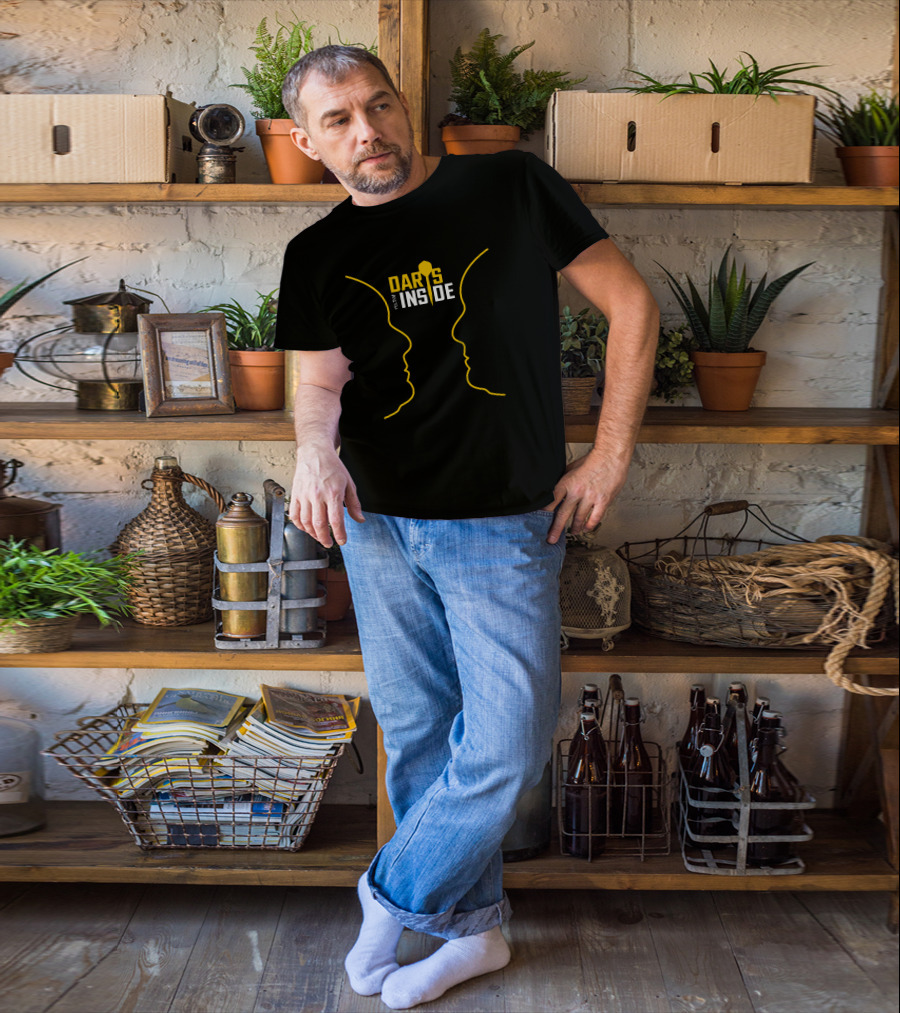 Set Van 4x Darts Inside Retro Style Face T-Shirt
