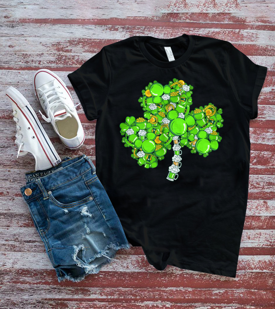 Shamrock Mickey Mouse St. Patrick's Day Beer Mugs And Gold Coins T-Shirt