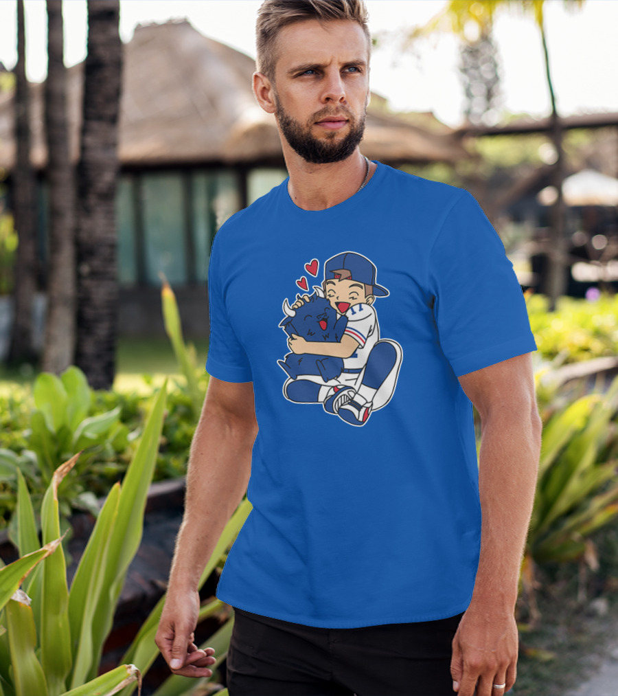 Gotta Throw 'Em All Cute Buffalo Hugging Sports Fan With Hearts T-Shirt
