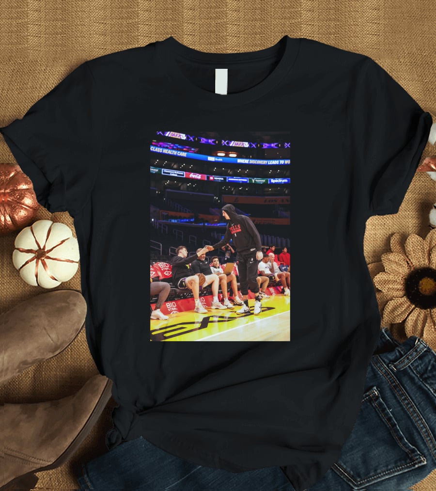 Austin Reaves And Alex Caruso NBA Courtside Handshake Bulls Lakers T-Shirt