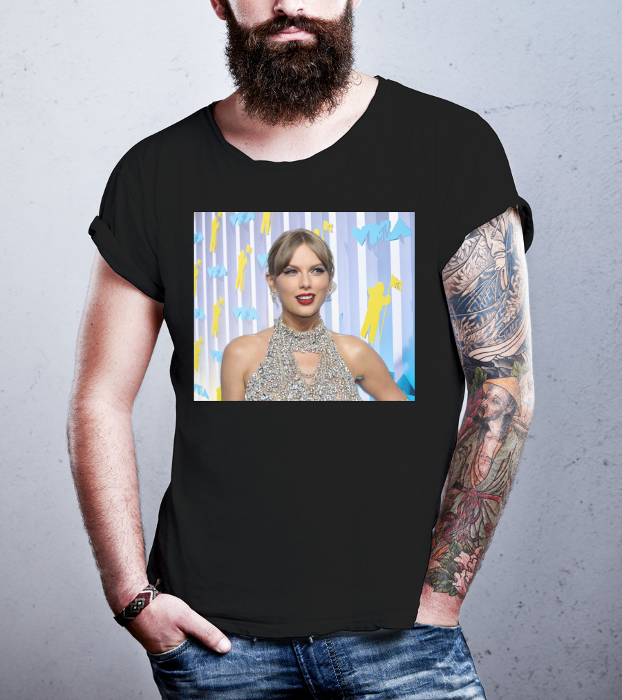 Taylor Swift MTV VMA Red Carpet Look With Silver Sequin Dress T-Shirt
