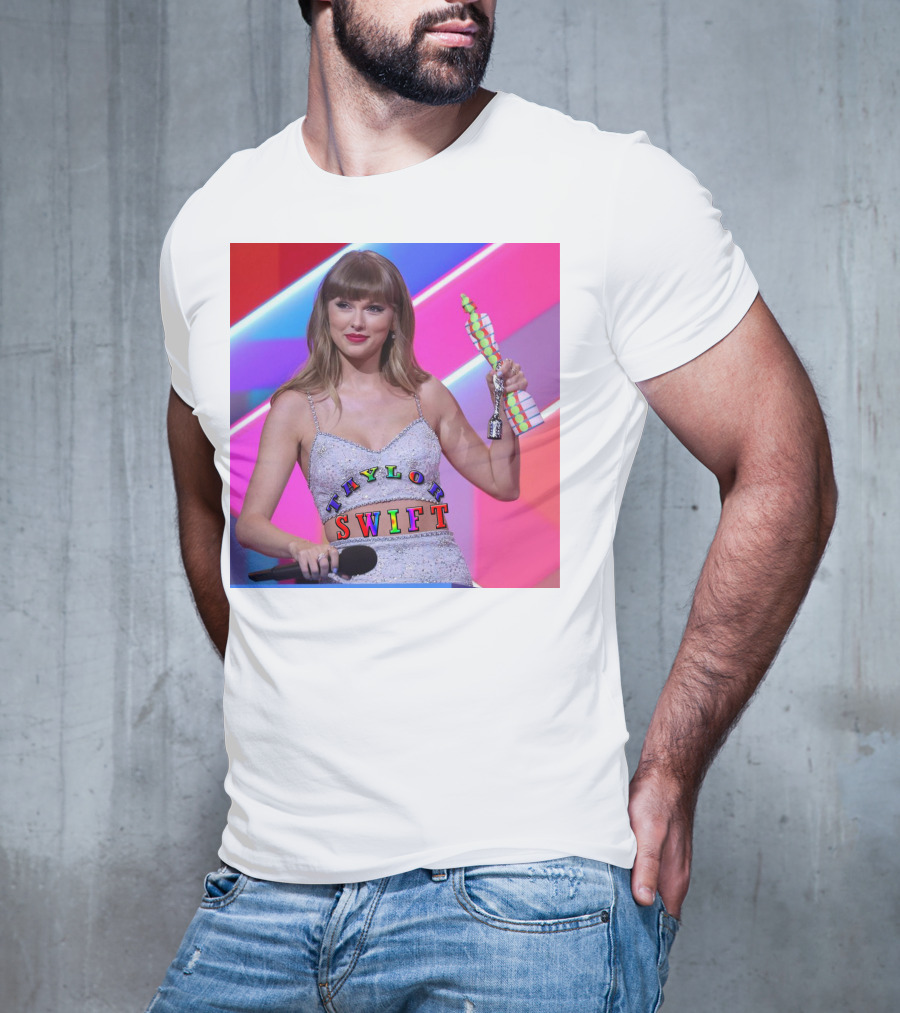 TAYLOR SWIFT BRIT AWARDS WINNING MOMENT T-Shirt