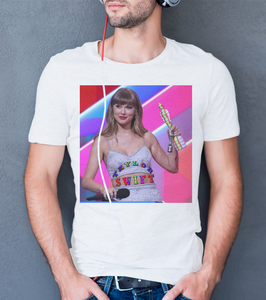 TAYLOR SWIFT BRIT AWARDS WINNING MOMENT T-Shirt