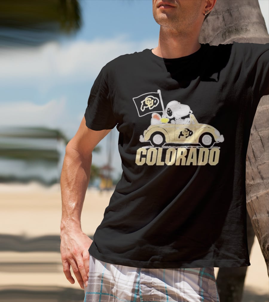 Snoopy And Woodstock Drive Colorado Buffaloes Car With Flag T-Shirt