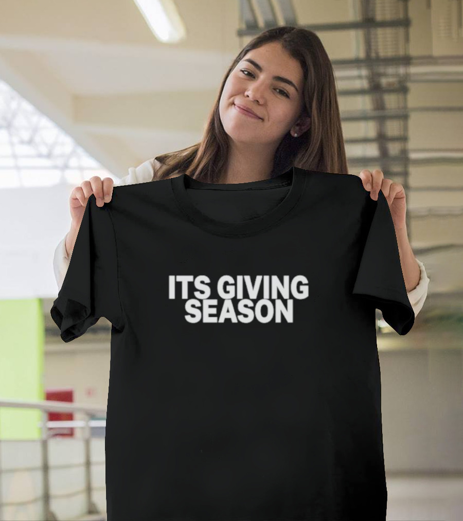 ITS GIVING SEASON T-Shirt