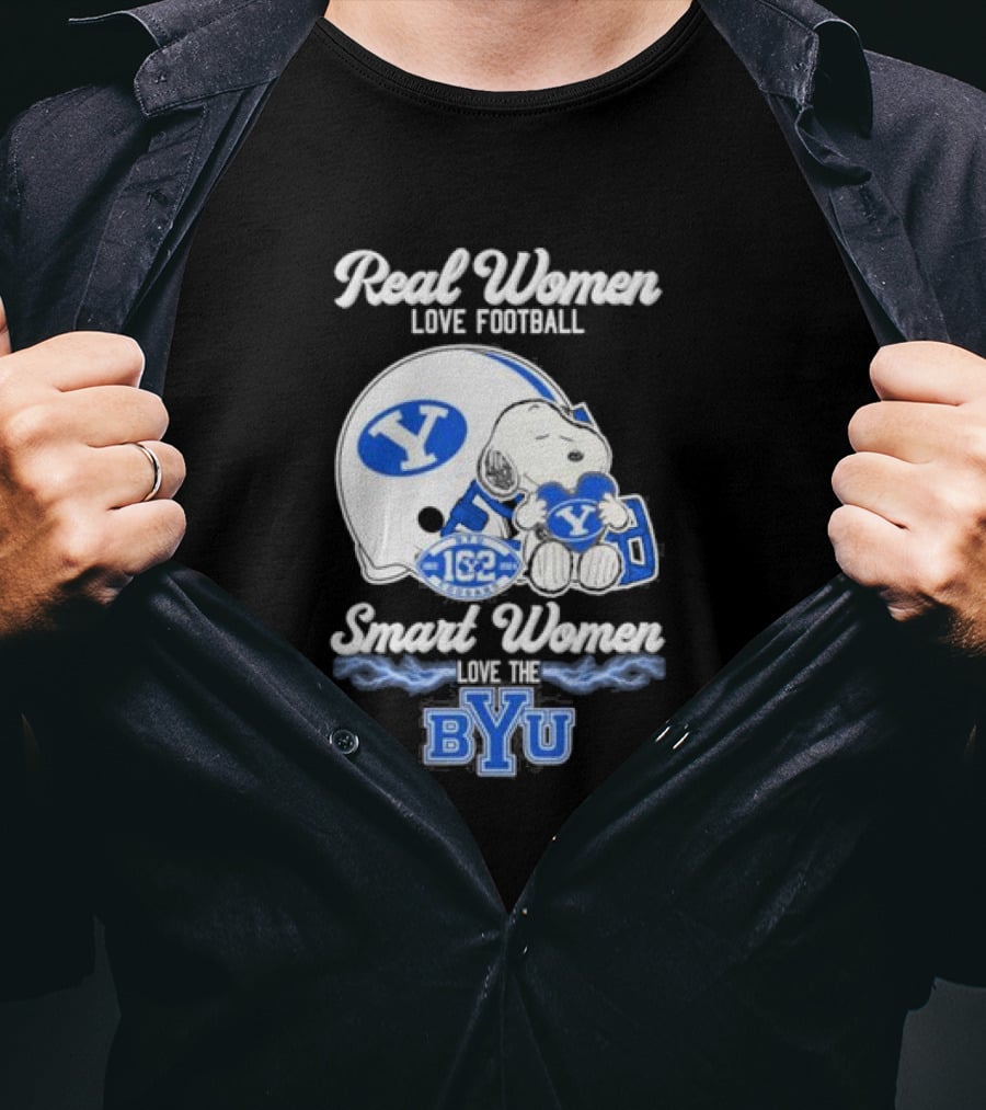 Real Women Love Football Smart Women Love The BYU Cougars Snoopy Helmet Fan 162 T-Shirt
