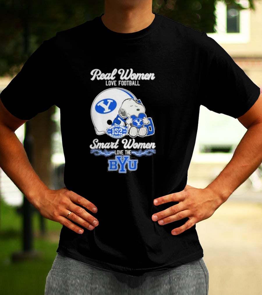 Real Women Love Football Smart Women Love The BYU Cougars Snoopy Helmet Fan 162 T-Shirt