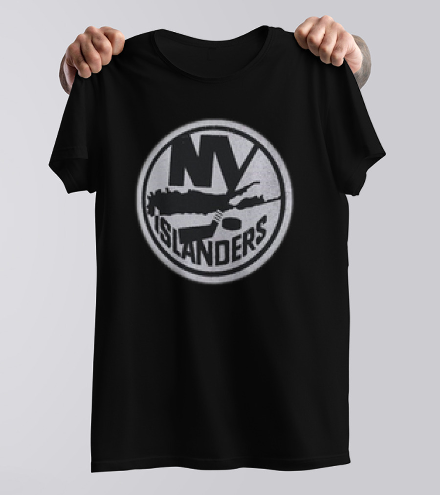 NY Islanders Made In Canada Vintage Hockey Emblem T-Shirt