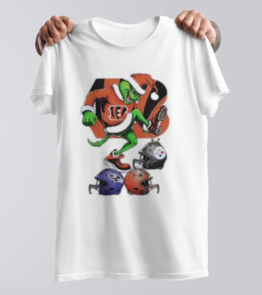 Christmas Grinch Cincinnati Bengals Stomp Ravens Browns Steelers NFL Helmets T-Shirt