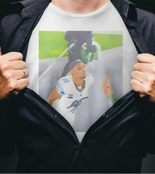 Amon Ra St Brown Number 14 Lions Kiss Meme T-Shirt