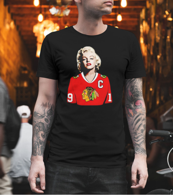 Marilyn Monroe Chicago Blackhawks Jonathan Toews Jersey T-Shirt