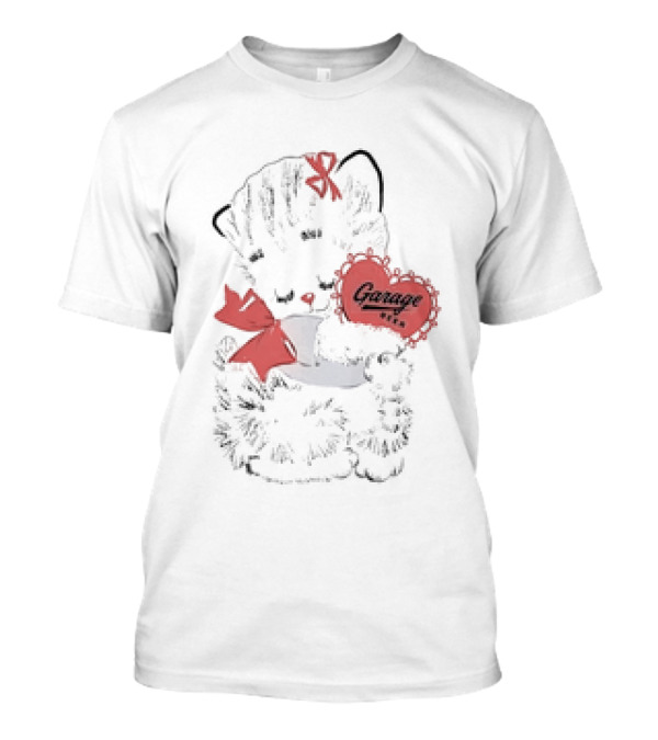 Cute Cat Holding Heart Garage Text T-Shirt
