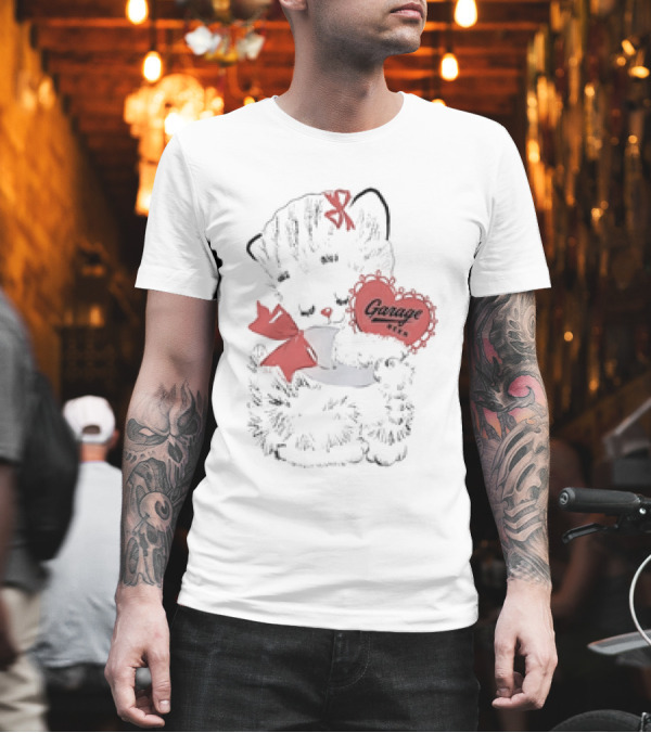 Cute Cat Holding Heart Garage Text T-Shirt