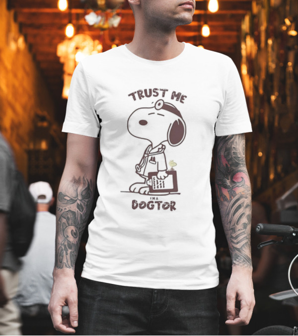 Snoopy Trust Me I’m A Dogtor Peanuts Comic Character With Stethoscope And Medical Coat T-Shirt
