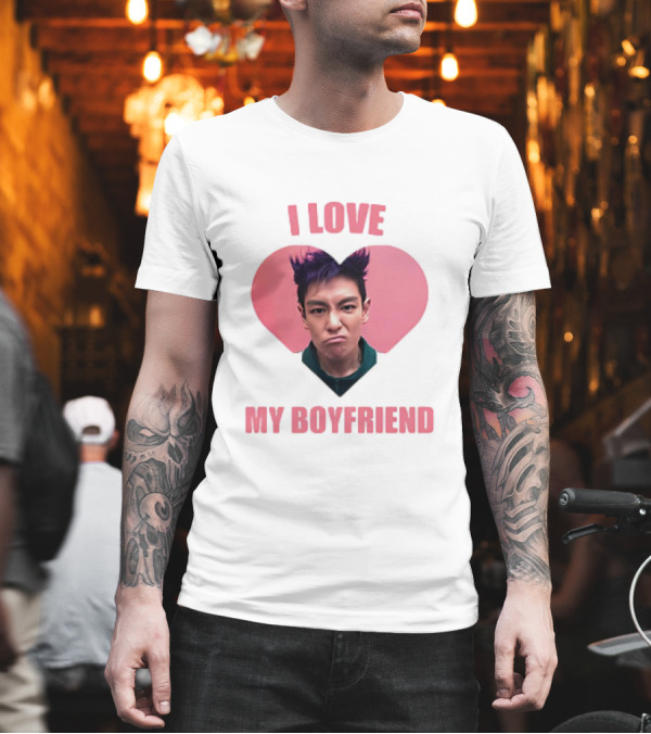 I LOVE MY BOYFRIEND Heart Face Pink Hair T-Shirt