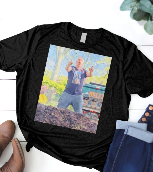 Feiner Mulch King Of The Mulch Bell Topsoil T-Shirt