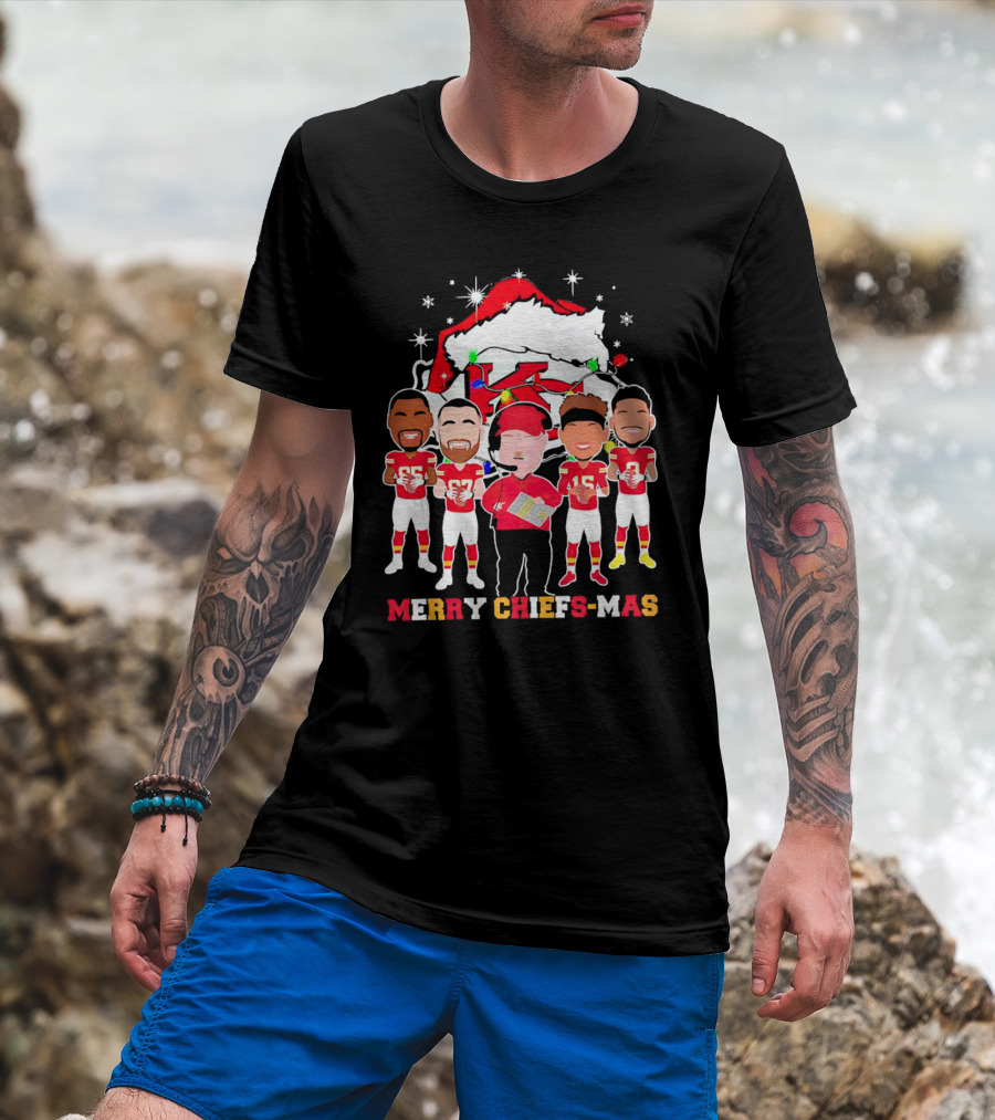 Kansas City Chiefs Merry Chiefs-Mas Christmas NFL Team Festive Cartoon Players And Santa Hat T-Shirt
