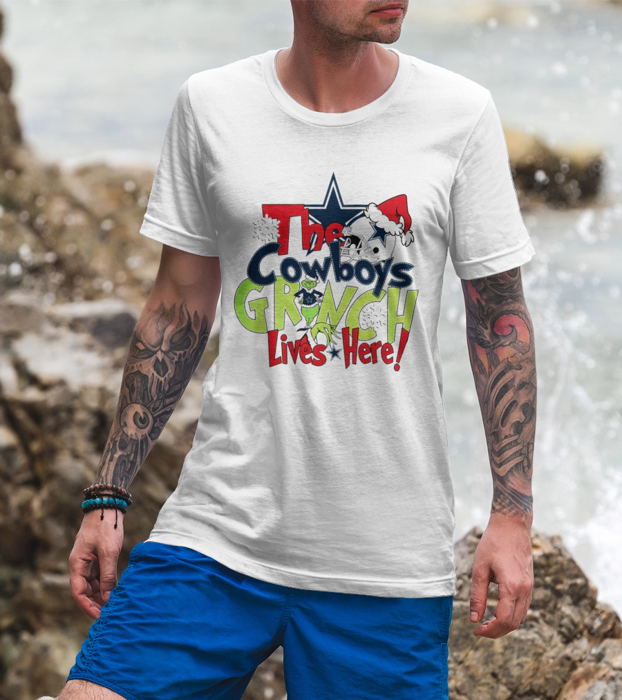 The Dallas Cowboys Grinch Lives Here Christmas T-Shirt