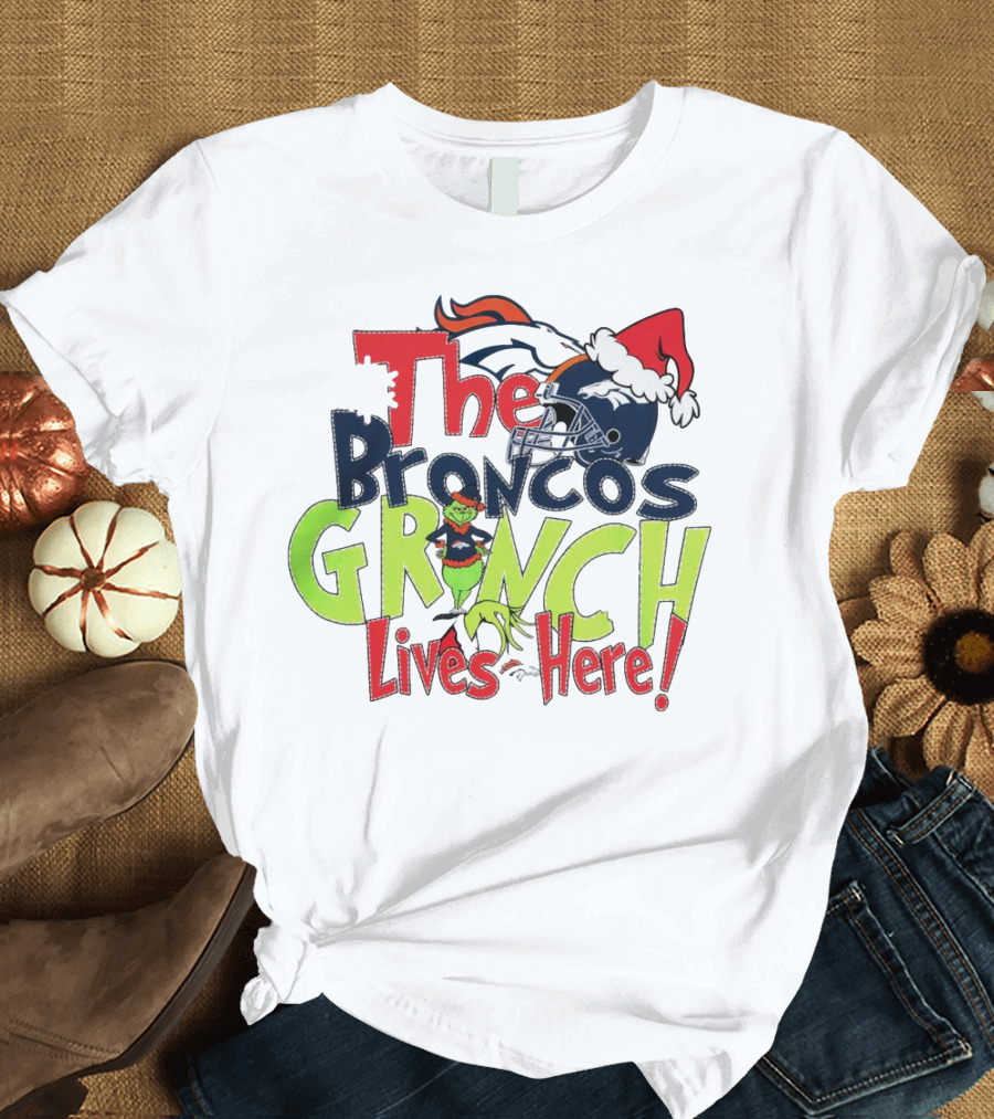 The Broncos Grinch Lives Here Christmas Denver Broncos Santa Hat Helmet T-Shirt