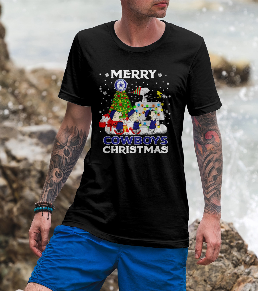 Merry Dallas Cowboys Peanuts Characters Christmas T-Shirt