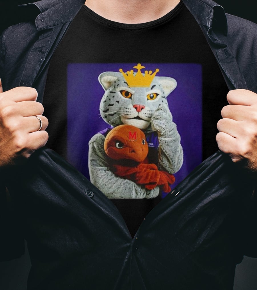 Turtles Beware King Willie Northwestern Wildcats Mascot Holds Terrapin Plush T-Shirt