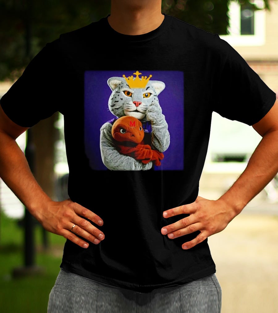 Turtles Beware King Willie Northwestern Wildcats Mascot Holds Terrapin Plush T-Shirt