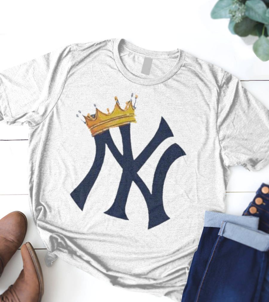 New York Yankees Logo With Crowned King Emblem T-Shirt