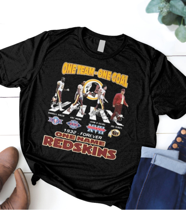 One Team One Goal 1932-Forever One Name Redskins Darrell Green Art Monk John Riggins Joe Gibbs Walking Signatures T-Shirt