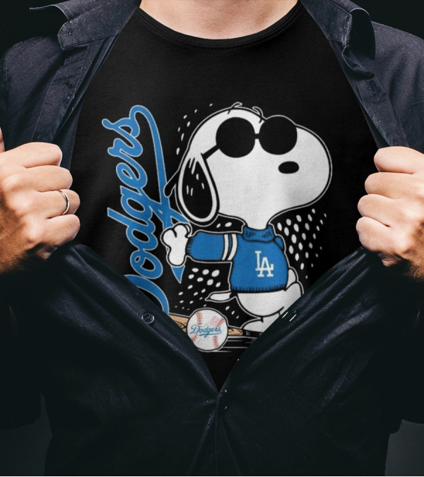 Los Angeles Dodgers Snoopy MLB 2025 Peanuts Baseball Collaboration T-Shirt