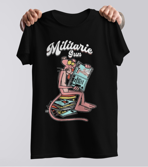Militarie Gun Pink Panther Reading Comics T-Shirt