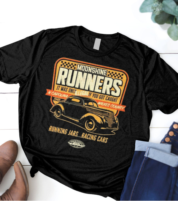 Moonshine Runners 1948 Wilkes County NASCAR Checkered Flag Racing Cars T-Shirt