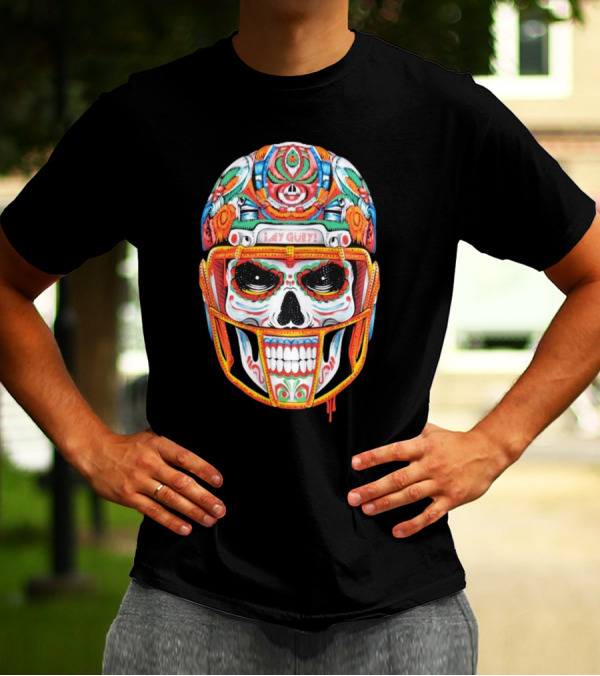 Primera De 10 ¡Ay Güey! Colorful Skull Football Helmet T-Shirt